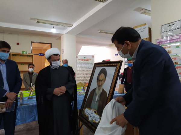 با حضور فرماندار ،امام جمعه و برخی از اعضای شورای اداری ؛ کتابخانه مرکزی دهدشت به نام آمیراحمد تقوی نام گذاری شد