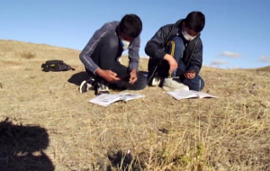 دانشجویان و دانش آموزان روستای الگن همچنان از داشتن اینترنت مناسب محروم هستند