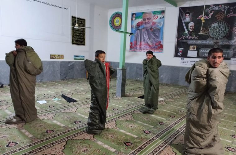 اجرای نمایش «وقتی همه خواب بودیم» در شهرستان های کهگیلویه و لنده