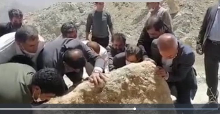 “سنگ های واقعی را کنار زنید”