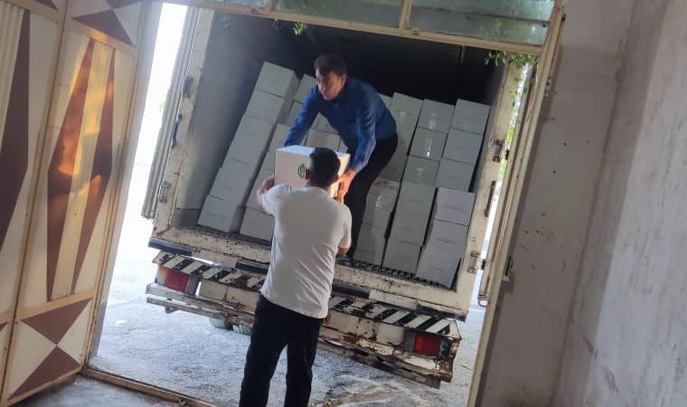 توزیع بسته های لبنیات بین مددجویان بهزیستی گچساران توزیع بسته های لبنیات بین مددجویان بهزیستی گچساران