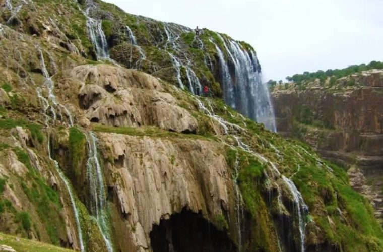 آبشار شور و نمکین “کمردوغ” آبشار شور و نمکین “کمردوغ”