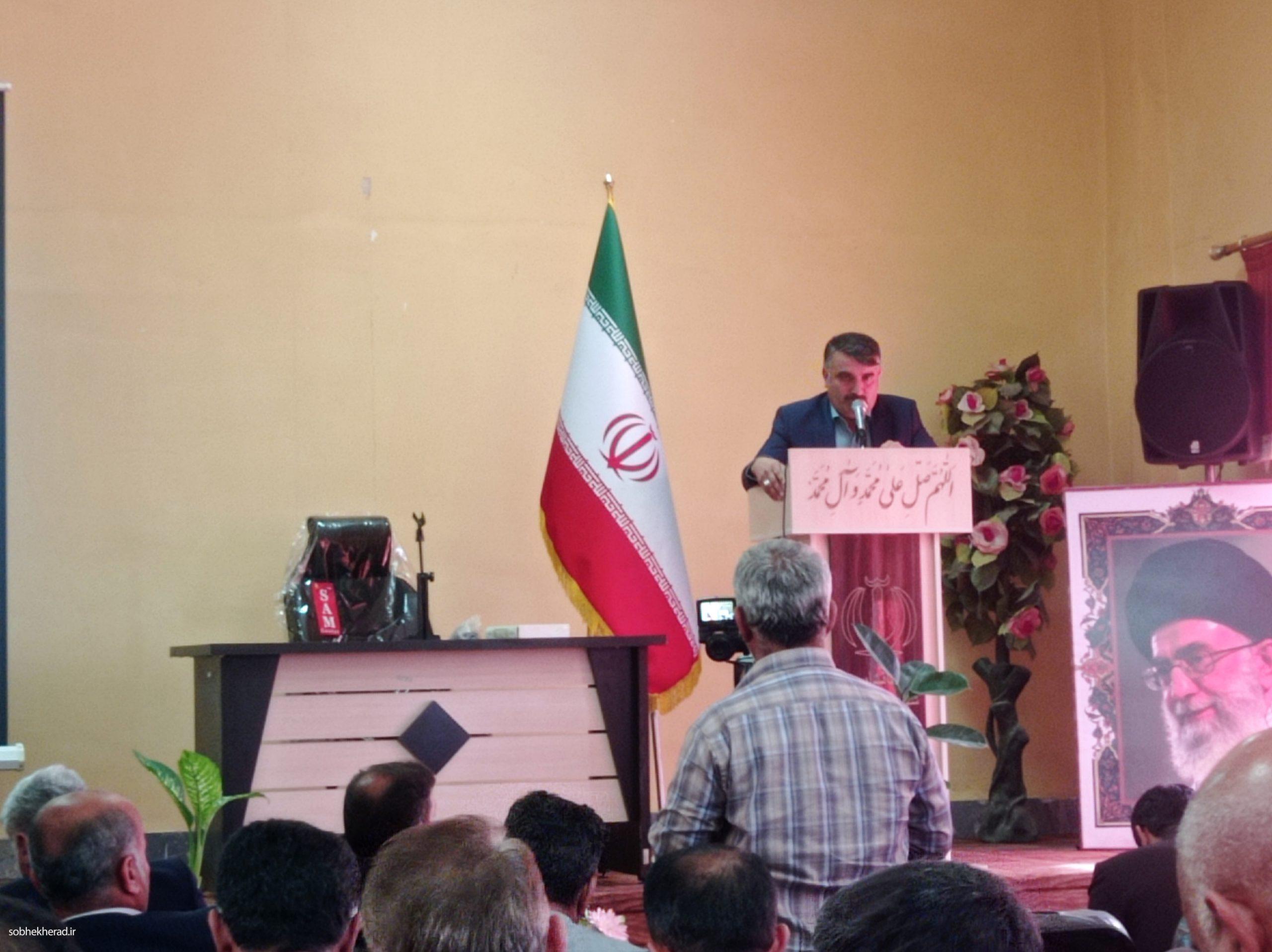 هشدار جدی مدیرکل امور شهری استانداری به شهرداران کهگیلویه وبویراحمد ؛ بکارگیری نیرو بدون مجوز از وزارت کشور خلاف قانون است/ نیروهای خدماتی بعداز مدتی می خواهند مدیر و معاون شوند! هشدار جدی مدیرکل امور شهری استانداری به شهرداران کهگیلویه وبویراحمد ؛ بکارگیری نیرو بدون مجوز از وزارت کشور خلاف قانون است/ نیروهای خدماتی بعداز مدتی می خواهند مدیر و معاون شوند!