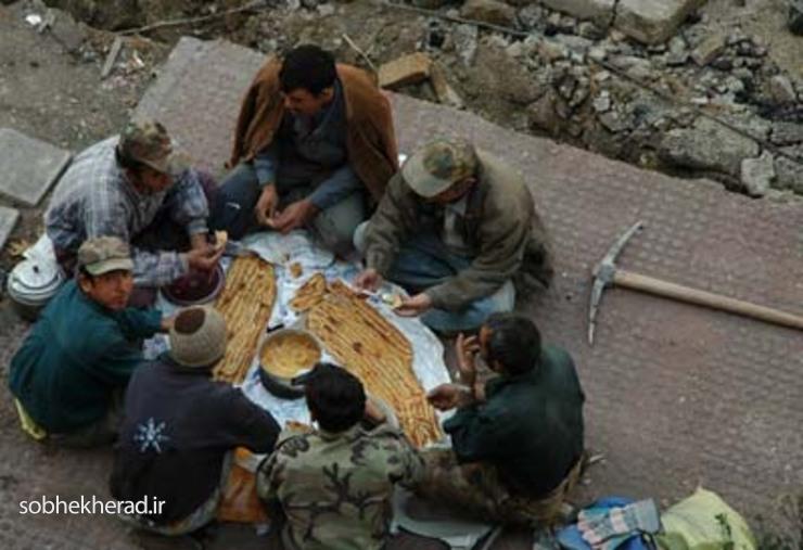 اگر در ۱۴۰۲ حقوقتان کمتر از این رقم باشد، خیلی فقیر هستید