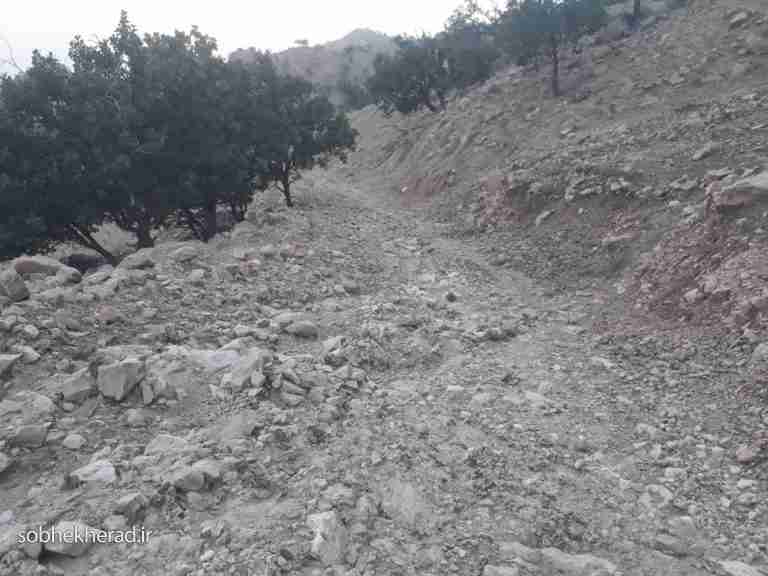 بعداز گذشت یک ماه همچنان جاده عشایری «کرک »بناری مسدود است/اعتراض و گلایه عشایر از مسئولان و نماینده مردم/تبعیض در بازگشایی جاده های عشایری بعداز گذشت یک ماه همچنان جاده عشایری «کرک »بناری مسدود است/اعتراض و گلایه عشایر از مسئولان و نماینده مردم/تبعیض در بازگشایی جاده های عشایری