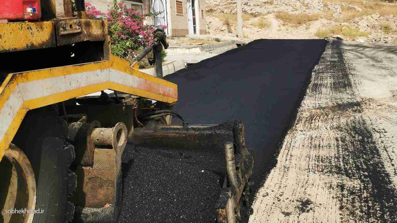 تداوم عملیات آسفالت معابر شهر دوگنبدان توسط شهرداری +تصاویر
