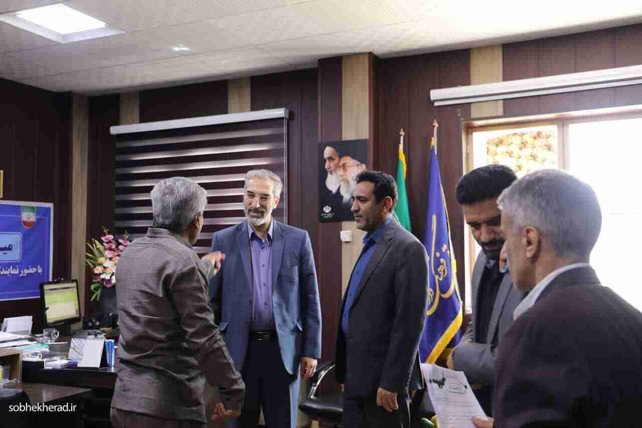 میز خدمت ارتباطات مردمی با حضور نمایندگان تام الاختیار وزیر فرهنگ وارشاد اسلامی در یاسوج آغاز شد میز خدمت ارتباطات مردمی با حضور نمایندگان تام الاختیار وزیر فرهنگ وارشاد اسلامی در یاسوج آغاز شد
