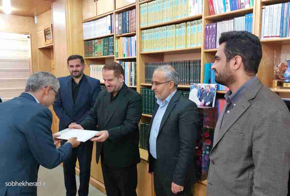 تجلیل از آزادگان کارمند استانداری کهگیلویه وبویراحمد تجلیل از آزادگان کارمند استانداری کهگیلویه وبویراحمد