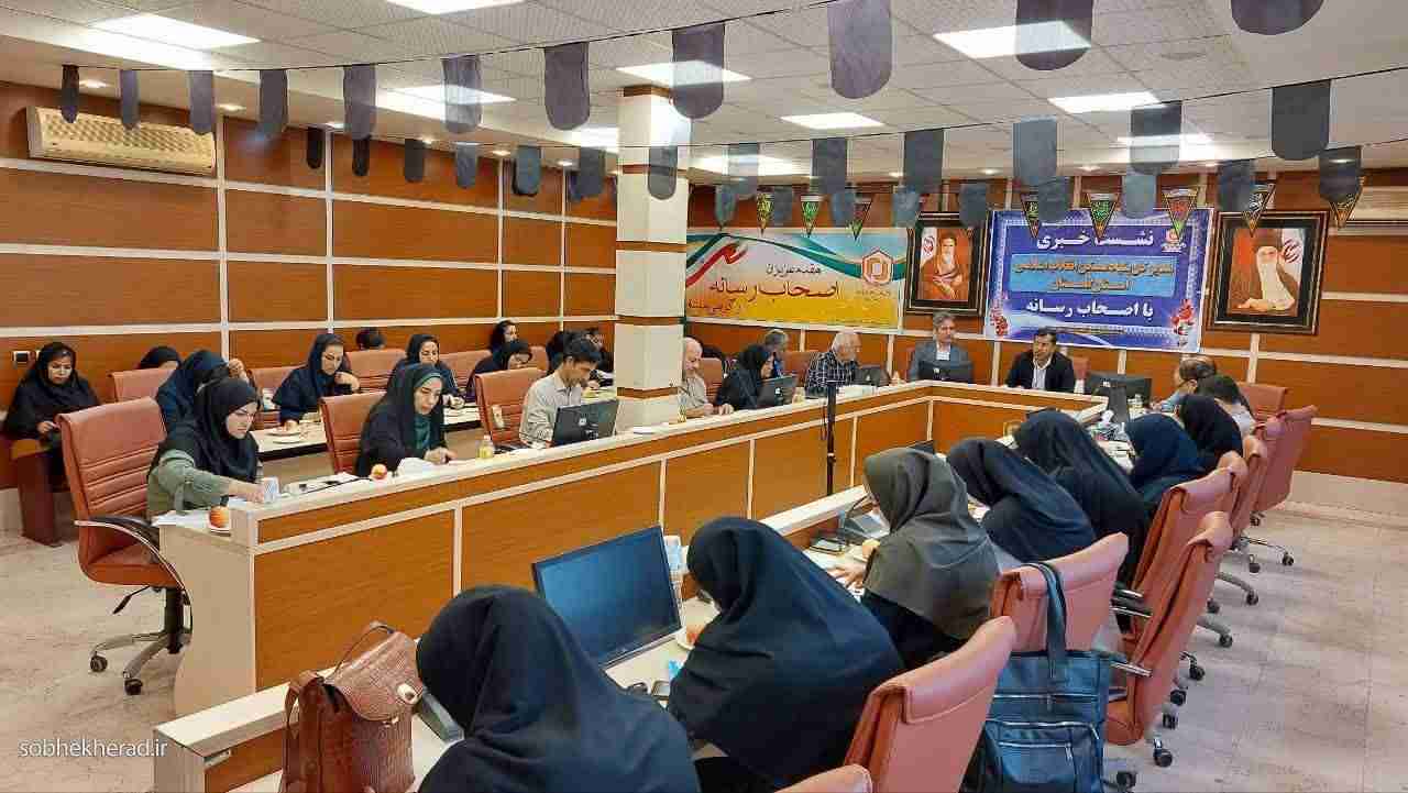 ۶۴ درصد اراضی روستایی در مالکیت بنیاد علوی است / تا کنون ۱۰۴ هزار جلد سند مالکیت روستایی صادر و به مردم تحویل شده است ۶۴ درصد اراضی روستایی در مالکیت بنیاد علوی است / تا کنون ۱۰۴ هزار جلد سند مالکیت روستایی صادر و به مردم تحویل شده است