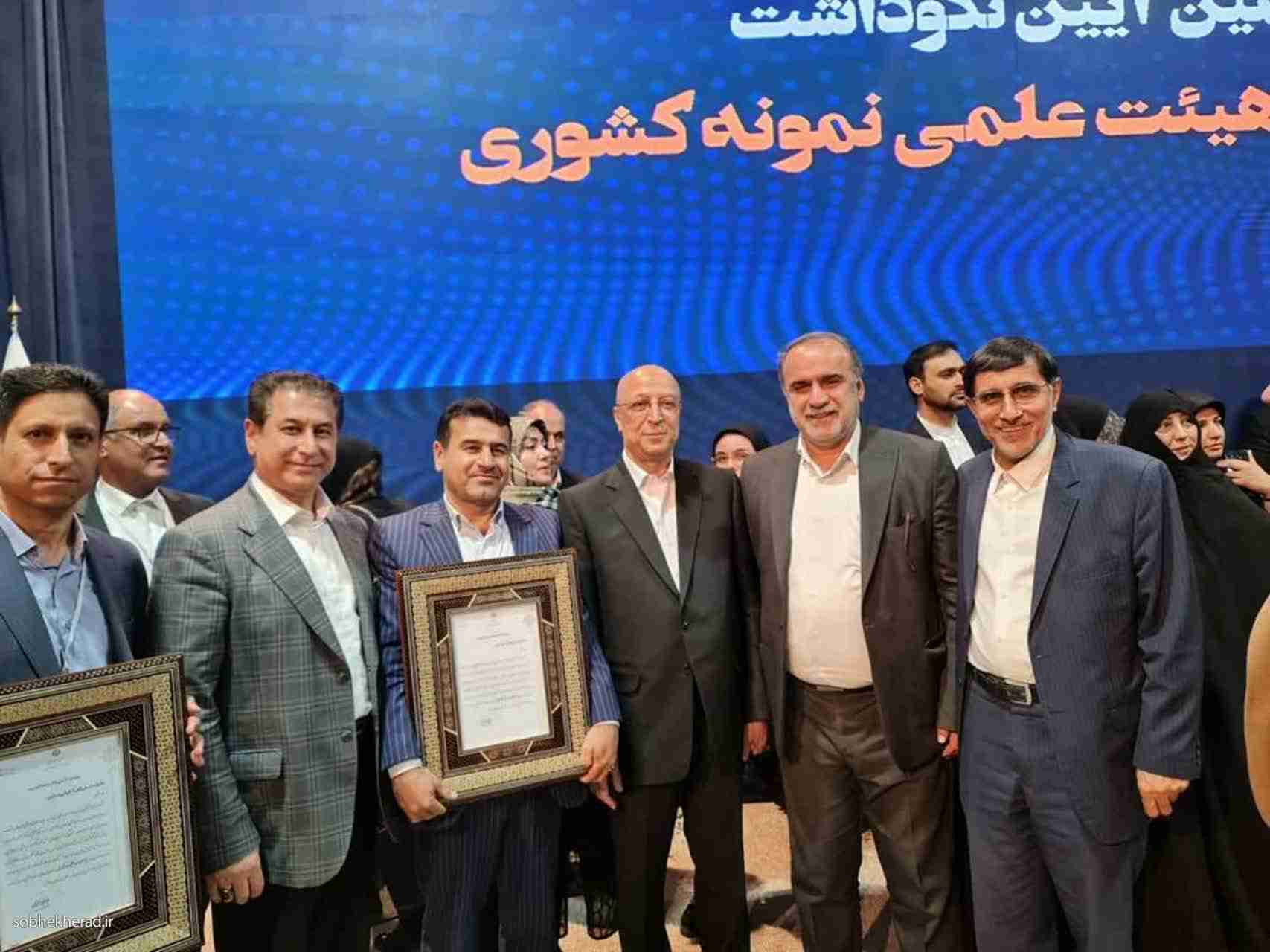 عضو هیات علمی دانشگاه یاسوج جوان ترین استاد نمونه کشوری شد /+تصاویر