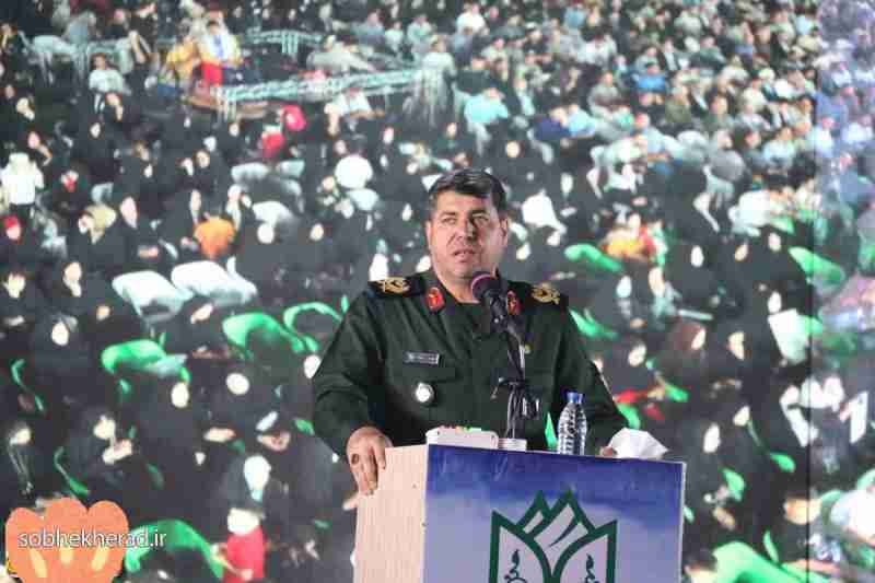 استان   در هر چیزی که متعلق به این نظام و انقلاب بوده پیشگام بودند 