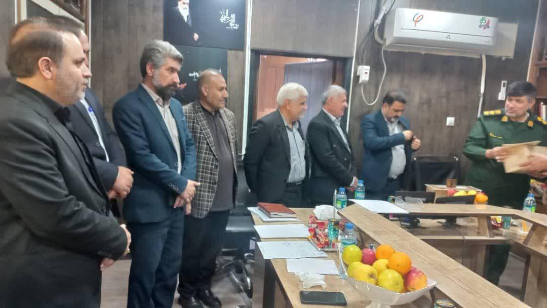 انگشتر اهدایی مقام معظم رهبری به  شهردار دوگنبدان