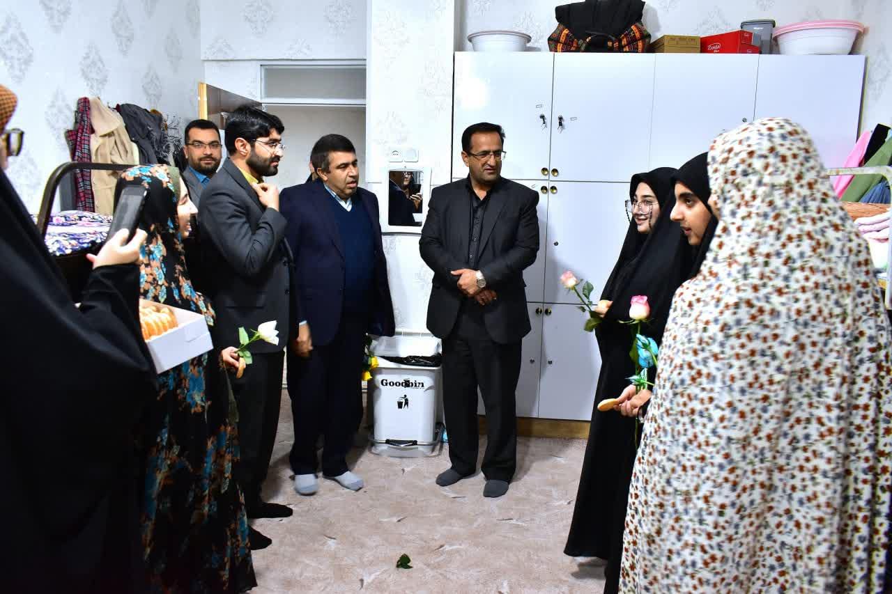 مطالبه گر باشید و مسئولان باید پاسخگوی شما باشند/+تصاویر