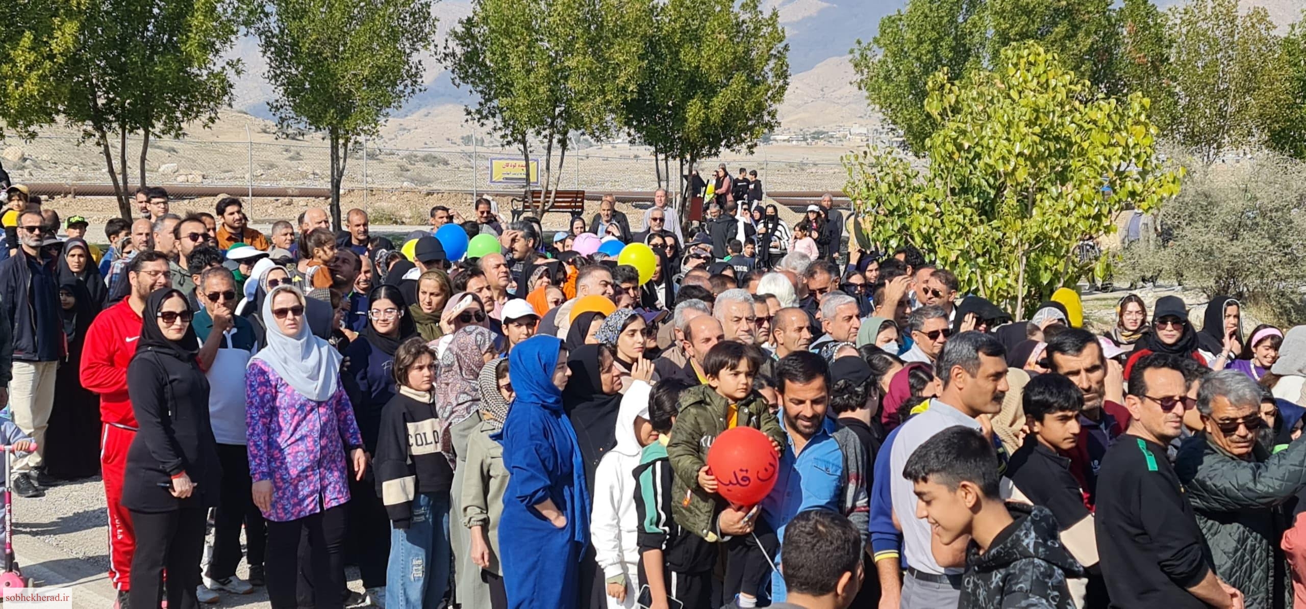 همایش بزرگ پیاده‌روی خانوادگی به مناسبت نیمه شعبان در گچساران برگزار شد