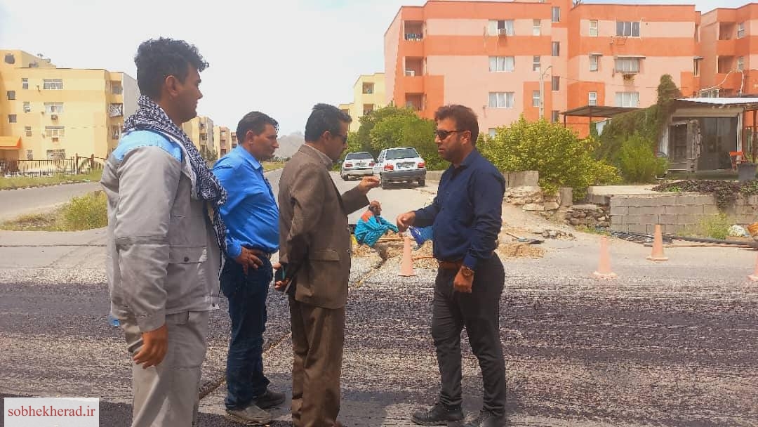 آغاز روکش آسفالت و لکه گیری معابر و خیابانهای سطح شهر دوگنبدان