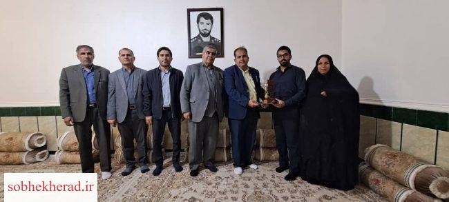 دیدار و تجلیل از خانواده تنها شهید باستانی کار کهگیلویه وبویراحمد