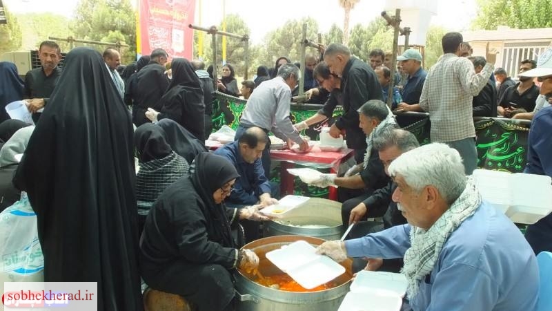 نذرواره ۷۲ خوان «احسان حسینی» در شهرستان