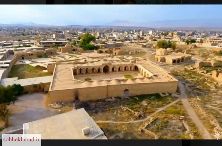 میان کاه و ساندویچ؛ هویت گمشده یک شهر میان کاه و ساندویچ؛ هویت گمشده یک شهر