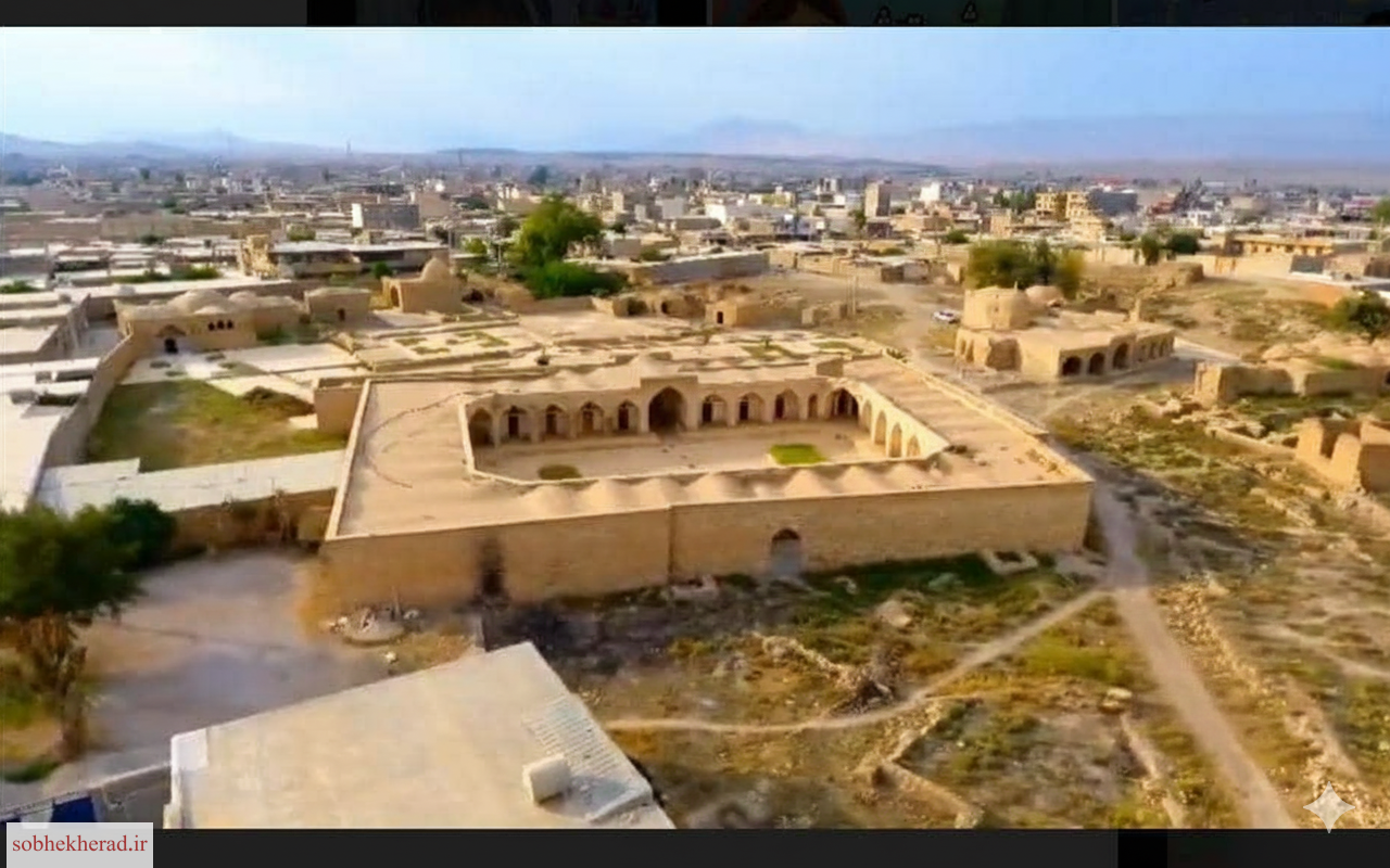 میان کاه و ساندویچ؛ هویت گمشده‌ یک شهر