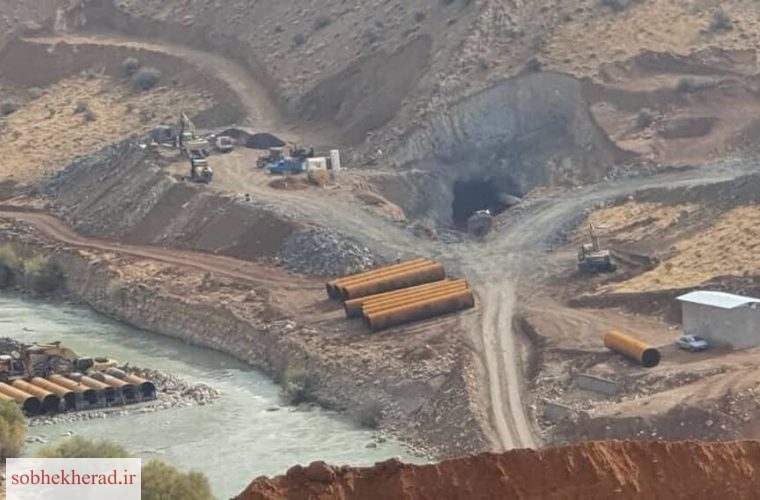 خشکیدن کارون در سایه سدسازی بیضابطه؛ فریاد زاگرس برای بیداری خوزستان! خشکیدن کارون در سایه سدسازی بیضابطه؛ فریاد زاگرس برای بیداری خوزستان!