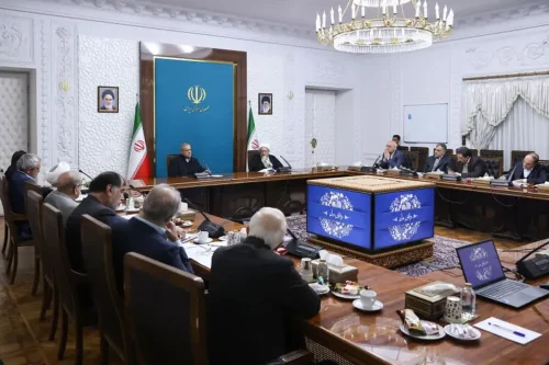 برخی تریبون‌های رسمی به‌صورت بی‌امان در حال تخریب دولت اند