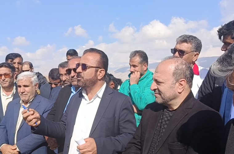 عزم جدی دولت وفاق ملی برای اجرای پتروشیمی چرام/بازدید معاونین استاندار؛فرماندار و سرمایه گذار از اراضی پیشنهادی طرح/گفت و گوی مدیران و مالکین/جر سر خیش بهتر از صلح سر خرمن+فیلم