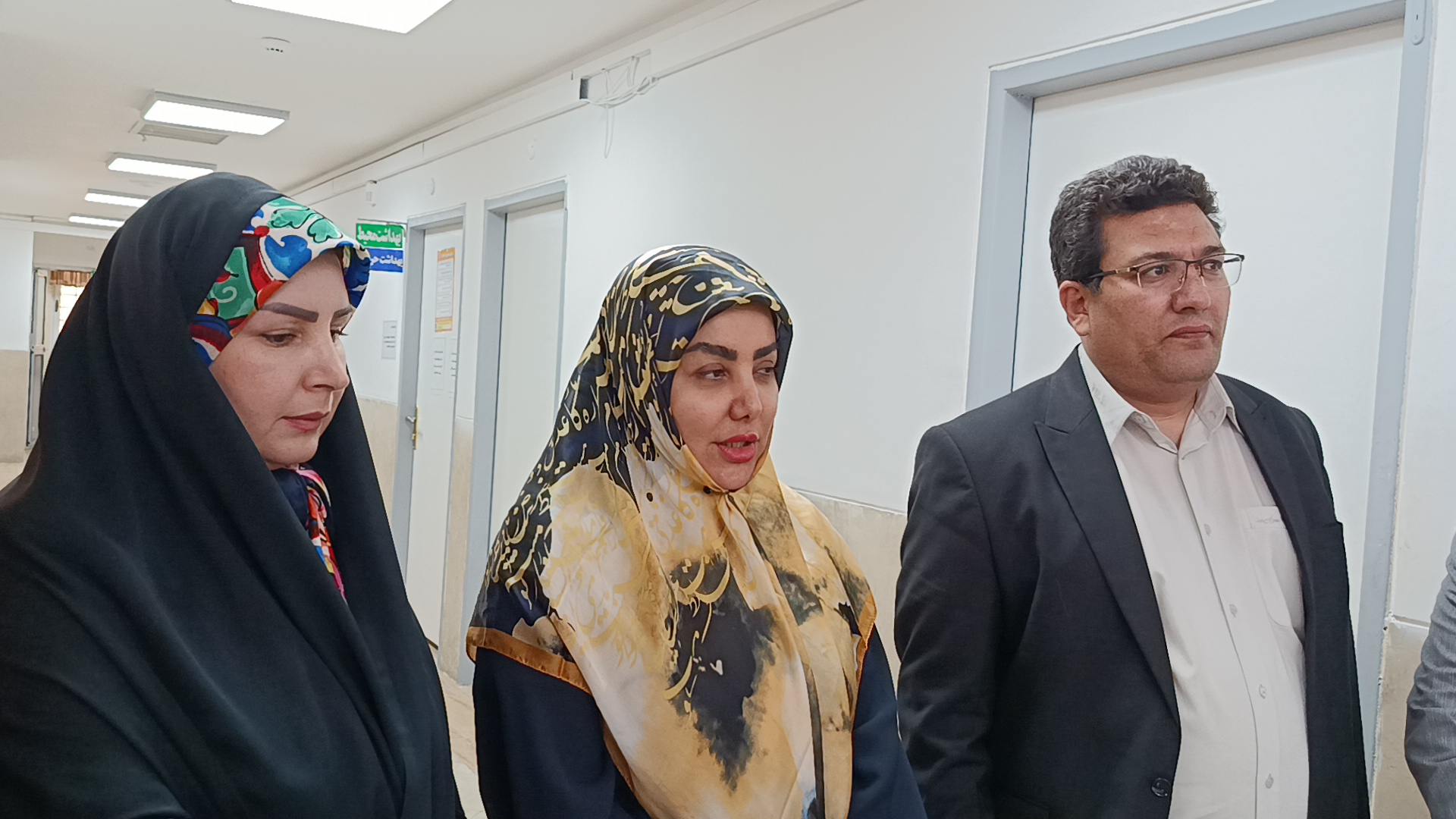 کمک ۶میلیاردتومانی خیرین سلامت به شهرستان چرام/از اهدا ۲دستگاه آمبولانس تاتجهیزات پزشکی و کمک به نوسازی بخش دیالیز/رحمت الله کشاورز پای ثابت کمک به شهرستان چرام/تقدیر رئیس دانشگاه علوم پزشکی یاسوج از خیران سلامت/فیلم و عکس