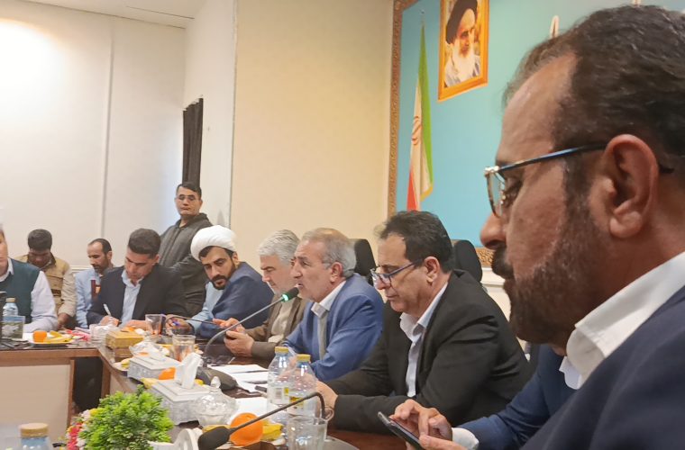 ابهام در احداث پتروشیمی دشت آهوباز/روند کند فسفات چرام/معارضین پروژه ها و نبود برنامه برای جلب رضایت آنها/سدآبریز تنها راه نجات مردم می باشد