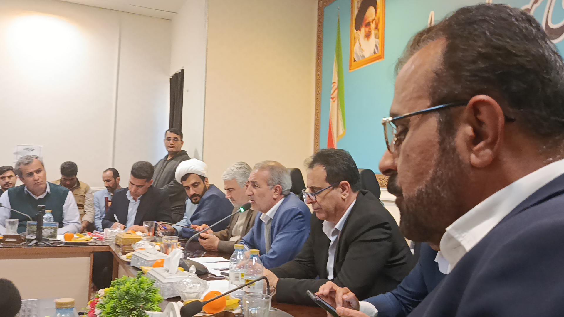 ابهام در احداث پتروشیمی دشت آهوباز/روند کند فسفات چرام/معارضین پروژه ها و نبود برنامه برای جلب رضایت آنها/سدآبریز تنها راه نجات مردم می باشد