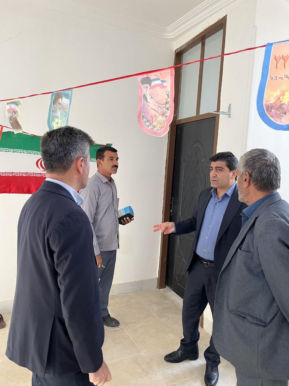 بازدید سرزده فرماندار لنده از ادارات شهرستان با هدف ارتقای کیفیت خدمات بازدید سرزده فرماندار لنده از ادارات شهرستان با هدف ارتقای کیفیت خدمات