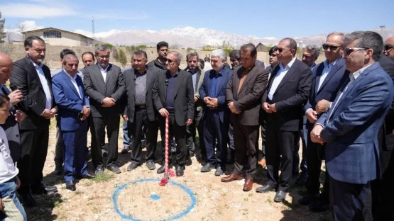 پروژه چمن مصنوعی فوتبال در ساحل بشار کلنگ زنی شد/+تصاویر