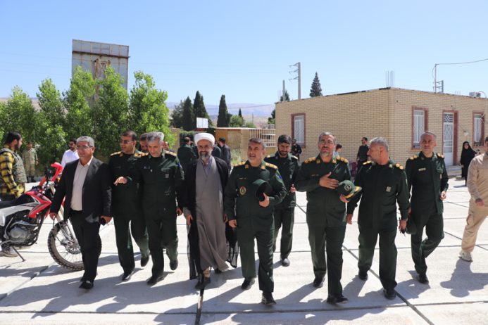 تجلیل از تلاش‌های سرهنگ بیژن شریفی و آغاز ماموریت جدید سرهنگ سید وهاب عبدی‌پور در سپاه ناحیه شهرستان باشت