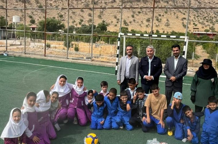 اجرای طرح حمایت آموزشی در مناطق کم برخوردار روستای کلاغ نشین اجرای طرح حمایت آموزشی در مناطق کم برخوردار روستای کلاغ نشین